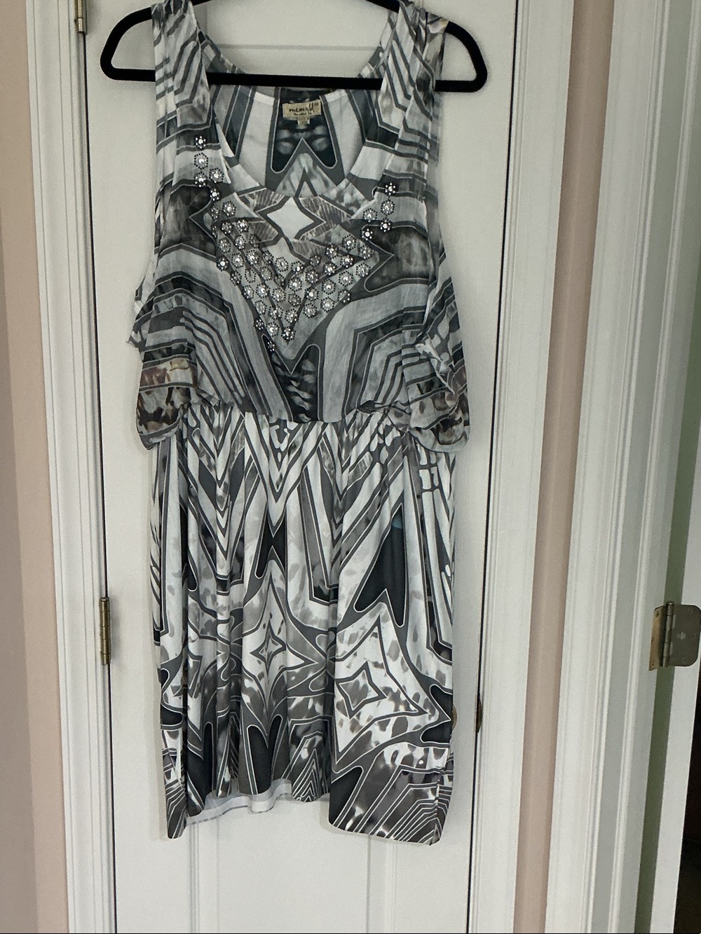 ONE WORLD Gray & White Beaded Geometric Mini Dress 2X